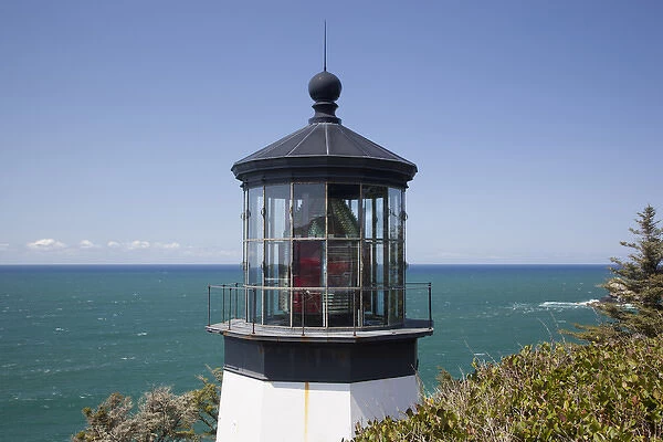 OR, Oregon Coast, Cape Meares State Scenic Viewpoint, Cape Meares lighthouse, 38