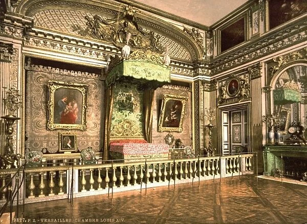 VERSAILLES: CHAMBER. Chamber of King Louis XIV at the palace of Versailles, France
