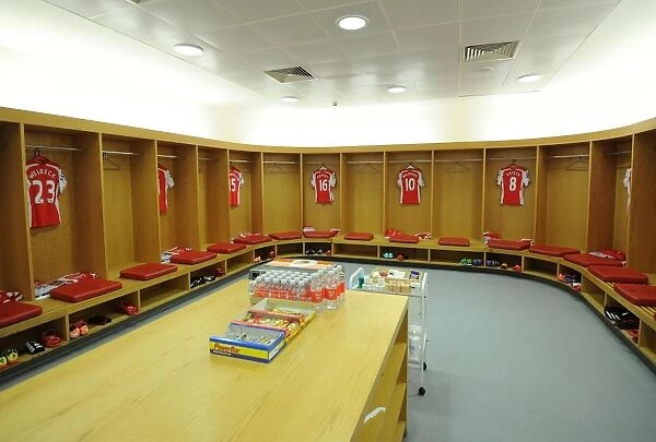 Arsenal Changing Room: Preparing for the Derby - Arsenal vs. Tottenham Hotspur (2014-15)