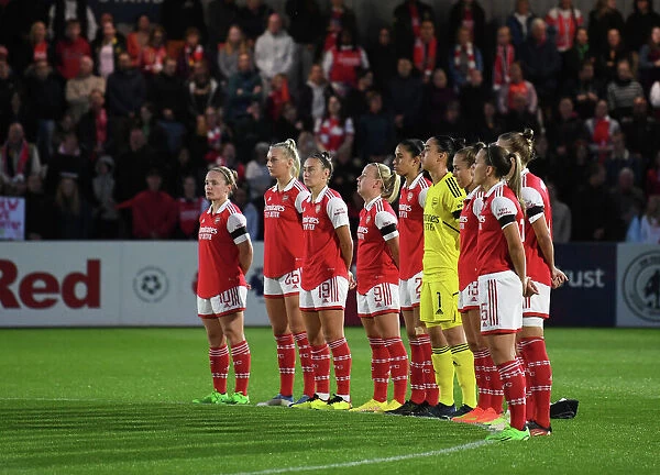 Arsenal Women Pay Tribute: A Moment of Silence for The Queen Before Arsenal WFC vs. Brighton & Hove Albion WFC