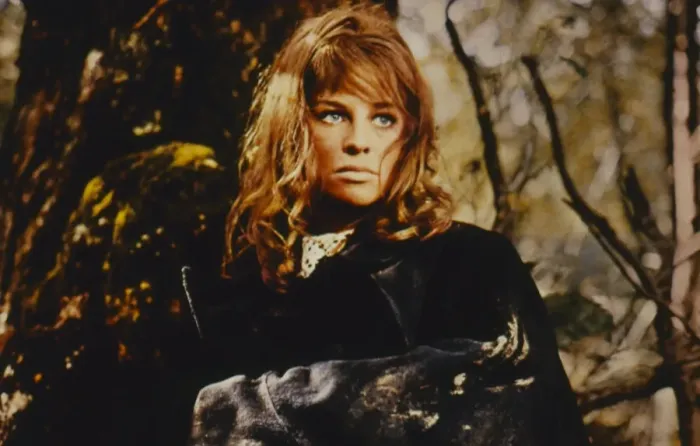 Framed Print : Julie Christie in Far From The Madding Crowd, StudioCANAL Print Framed Print : Julie Christie in Far From The Madding Crowd, StudioCANAL Print
