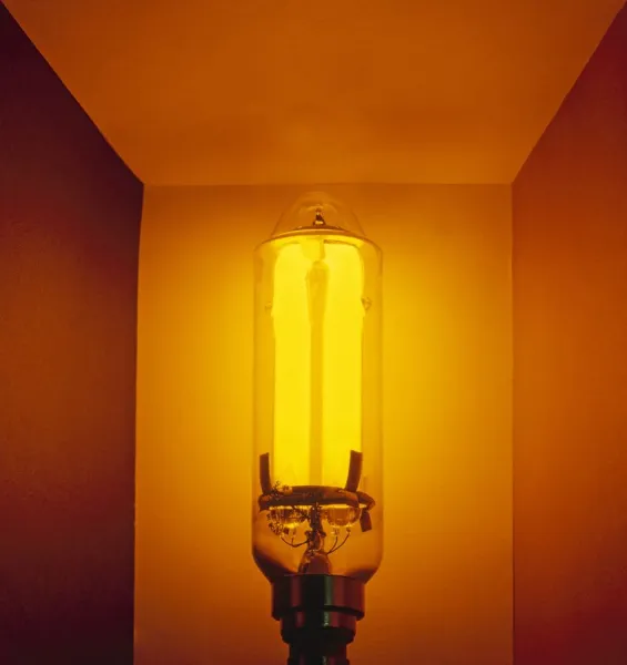 Low-pressure sodium lamp (LPS)