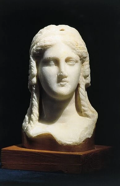 Portrait of Berenice ii, circa 246-221 BC, Hermopolis Magna, marble and  polychromy. Royal Museum of Mariemont. : r/GreekPolychromy