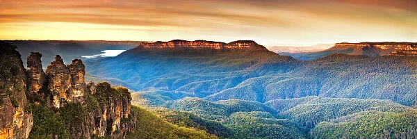 Three sisters blue mountains