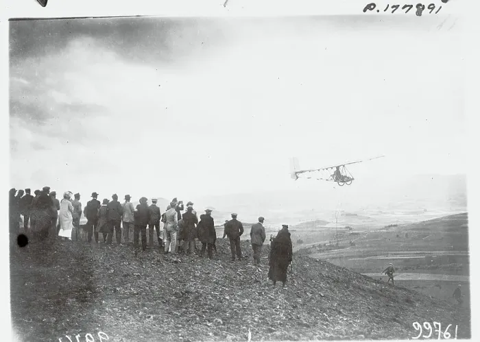 Framed Print : Print of Spectators Watching a Motorless Glider in Flight Framed Print : Print of Spectators Watching a Motorless Glider in Flight
