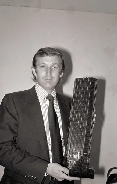 donald-trump-holding-model-tower-3898544