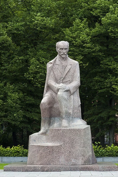 Monument to Janis Rainis, 1865-1929, Latvian National poet and writer, granite, Esplanade Park, Centrs neighbourhood, Riga, Riga pilseta, Latvia