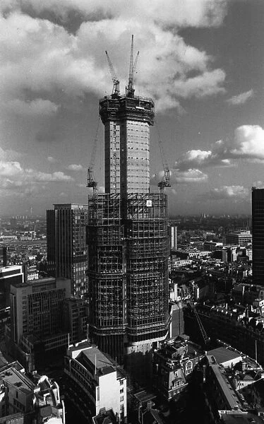 Nat West Tower. circa 1977: The exterior of the National Westminster Bank in Bishopsgate