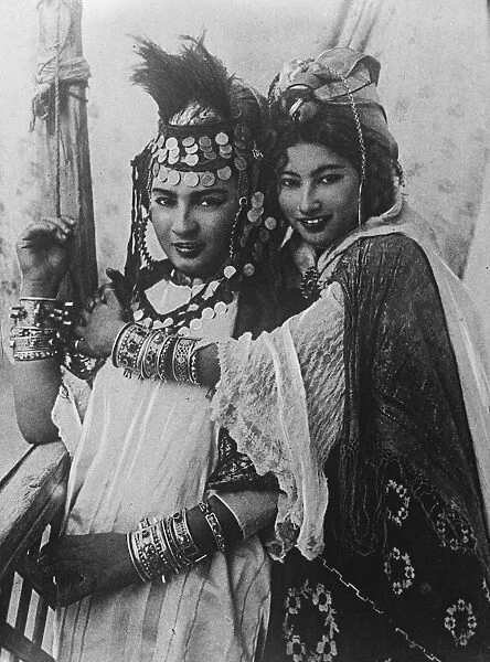 Épinglé sur Algeria : XIX - XXs costumes