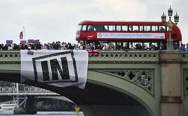 Britain-London-Bridge-Bus
