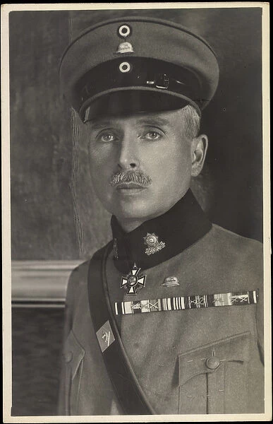 Ak Duke Carl Eduard of Saxony Coburg Gotha, uniform, visor cap, (b  /  w photo)