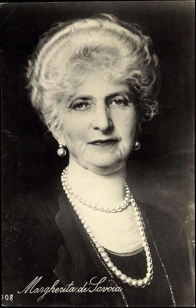 Ak Konigin Margherita di Savoia d Italia, Perlen, Portrait (b  /  w photo)