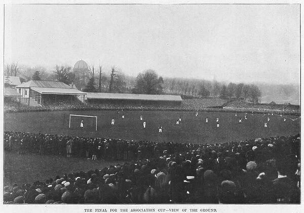 Aston Villa and Everton playing the final of the Association Cup, 1897 (b  /  w photo)