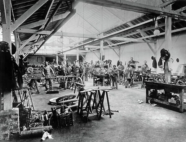 Body assembly workshop in Renault factories in 1907 (photo)