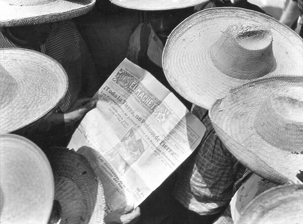 Campesinos reading El Machete, Mexico City, 1929 (b  /  w photo)