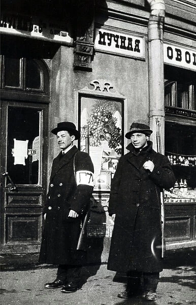 City militia on Kamennoostrovsky Prospekt in Petrograd, 1917 (b / w photo)