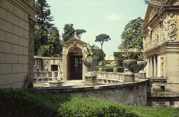Courtyard of the Casina of Pius IV, 1558-62 (photo)