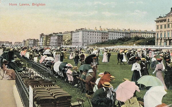 Crowds promenading on Hove Lawns, Brighton, Sussex (photo)