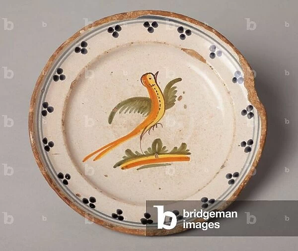A dish. Ceramic work. Polychrome decoration. End 18th - begin 19th century. Museum inventory no: 1290.1