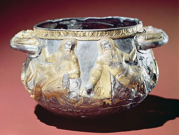 Drinking cup depicting Scythian soldiers (silver gilt)