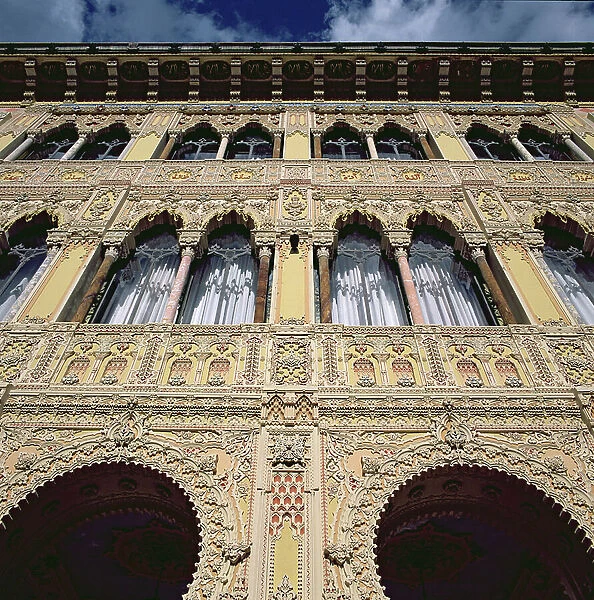 Facade of Hotel Ristorante Villa Crespi, Lago d'Orta, 19th century (photo)
