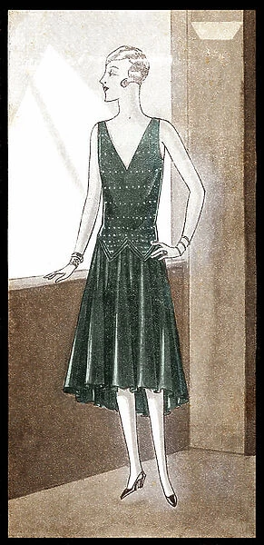Fashion: evening dress in spring 1928
