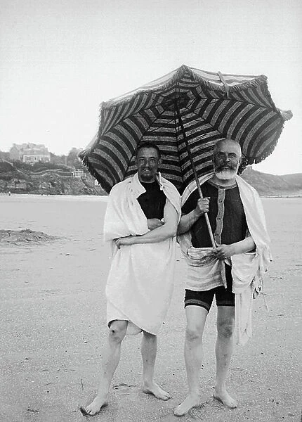 France, Brittany, Ille-et-Vilaine (35), Saint-Lunaire (Saint Lunaire): August 1903, two men went to the bath in bathing suits with a parasol, 1903