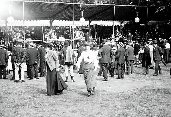 France: carnival, horse riding for adults, animated view, many spectators, 1895 - manege 15