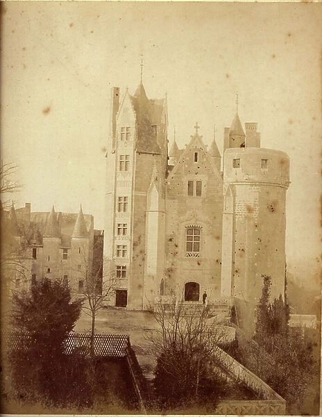 France, Pays de la Loire, Maine-et-Loire (49), Montreuil-Bellay: castle of Montreuil Bellay with its towers and roofs, 1890