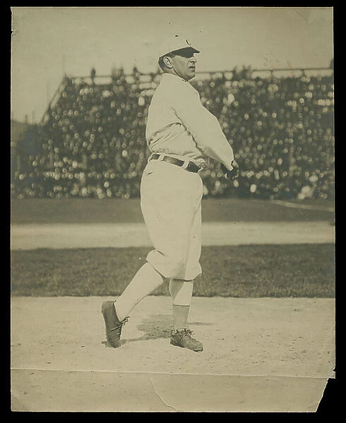 Frank Smith, Pitcher, 1900-10 (b / w photo)