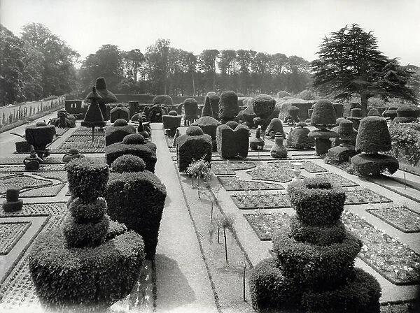 The garden at Levens Hall in 1926, from The English Manor House (b / w photo)
