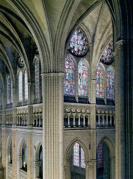 Interior of the transept crossing, consecrated 1216 (photo)