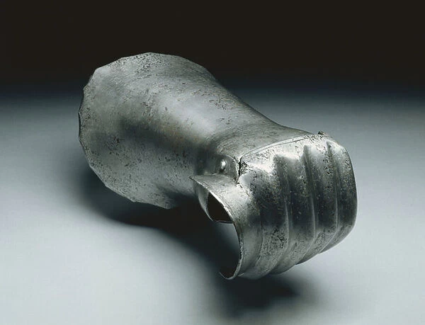Jousting glove, c. 1560-80 (steel)