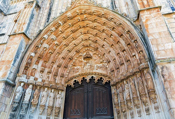Main entrance to Monastery of Santa Maria da Vitoria na Batalha, Portugal, Monastery (photo)