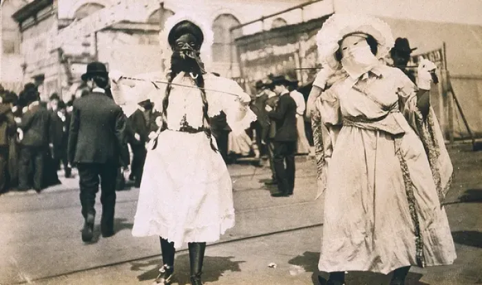 vintage dresses new orleans 1930 clothing hang dry Vintage New Orleans Wedding by