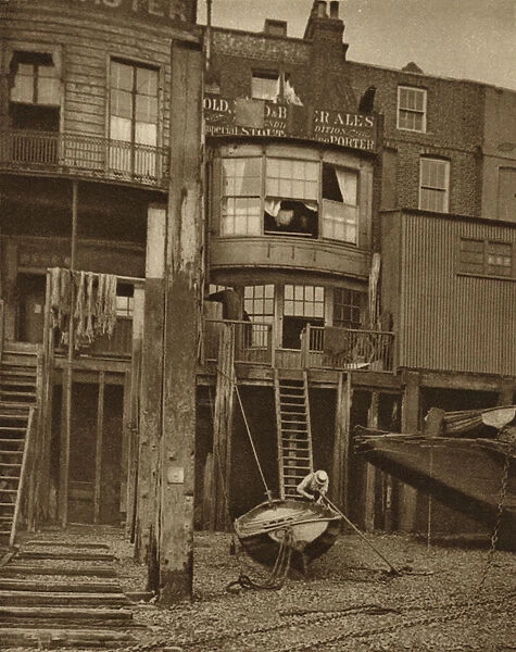 An old tavern on the riverside at Limehouse (b  /  w photo)