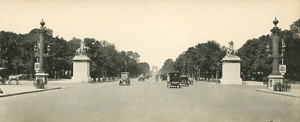 Paris, Perspective de l Avenue des Champs-Elysees, Les Chevaux de Marly, Champs Elysees Avenue, Marly Horses (b  /  w photo)