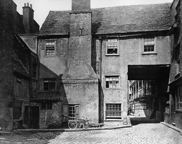 Queens Head Inn Yard, Southwark, c. 1881 (b  /  w photo)