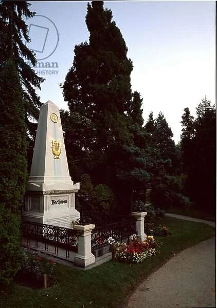 View of the tomb of Ludwig van Beethoven (photography)