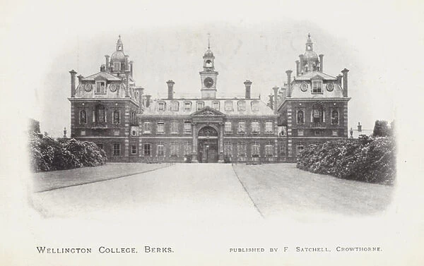 Wellington College, Berkshire (b  /  w photo)
