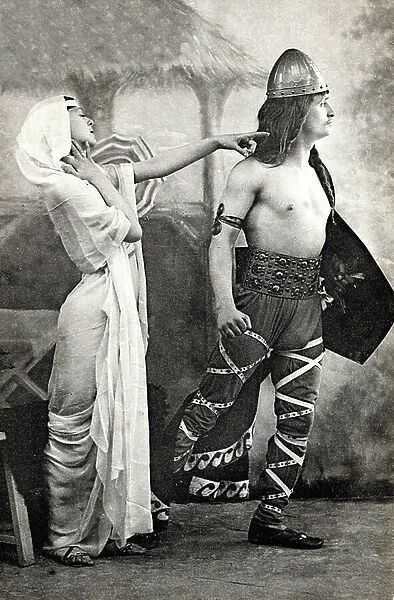 A wife and her husband Gauls. Postcard from the beginning of the 20th century