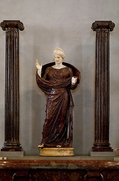 A woman praying between two Ionic columns, 2nd century (sculpture)