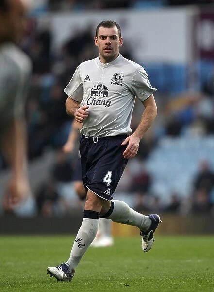 Darron Gibson in Action: Everton vs. Aston Villa, Premier League Clash (January 14, 2012)
