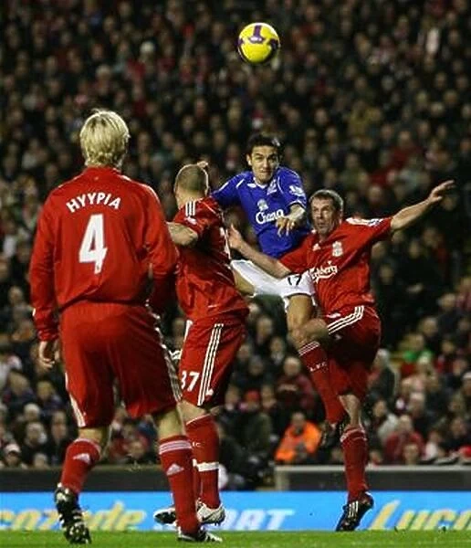 The Epic Rivalry: Liverpool vs. Everton - Season 08-09: A Battle Between Red and Blue