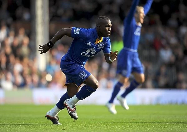 Royston Drenthe's Stunner: Everton's First Goal in BPL Clash at Craven Cottage (23 Oct 2011 - Fulham vs Everton)