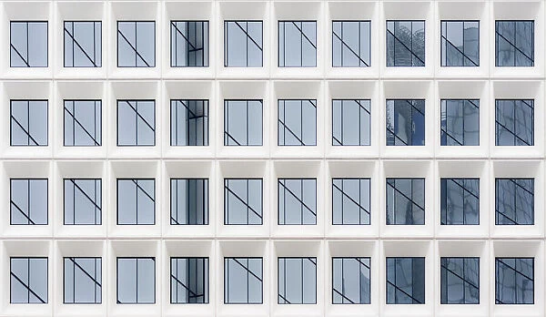 Windows versus diagonals