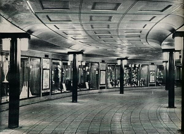Circulating area of Piccadilly Circus Station, 1929