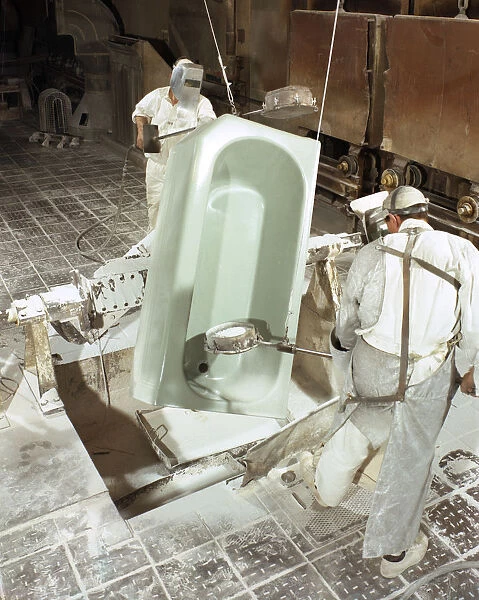 Enamelling a steel bath at Ideal Standard, Hull, Humberside, 1967