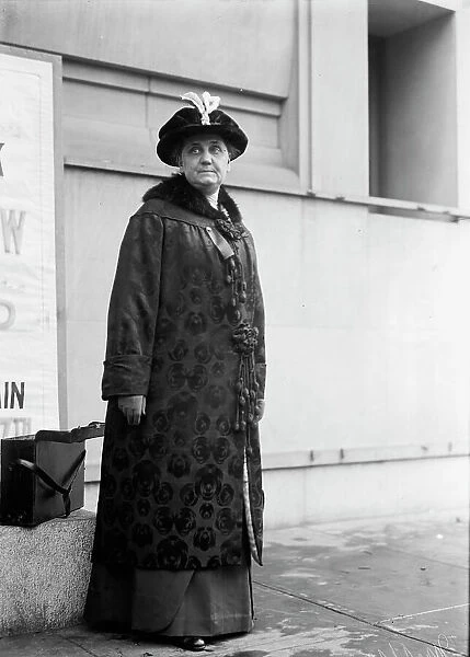 Jane Addams, 1913. Creator: Harris & Ewing. Jane Addams, 1913. Creator: Harris & Ewing
