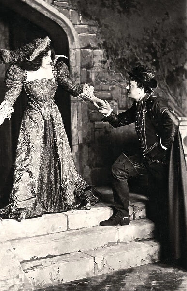 Julia Neilson and Fred Terry in a scene from Dorothy O The Hall, early 20th century. Artist: Ellis & Walery